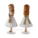 Figurine fillette pieds nus profil