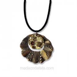 Collier pendentif forme coquillage