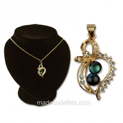 Chaine et pendentif doré