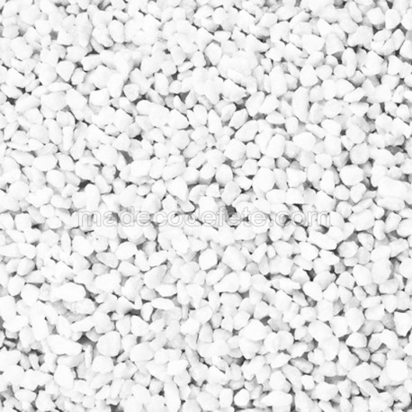 Petites pierres déco de table blanches